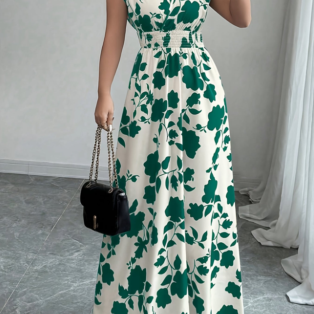 Delilah | Flowing Floral Maxi Dress