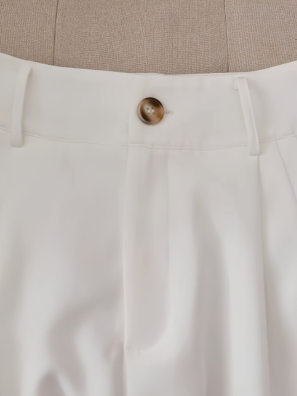 Blythe | Tailored High-Waist Shorts with Belt